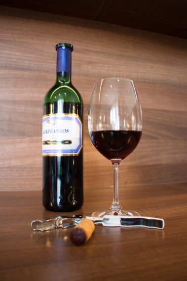 Jak otevřít lahev vína jako profík